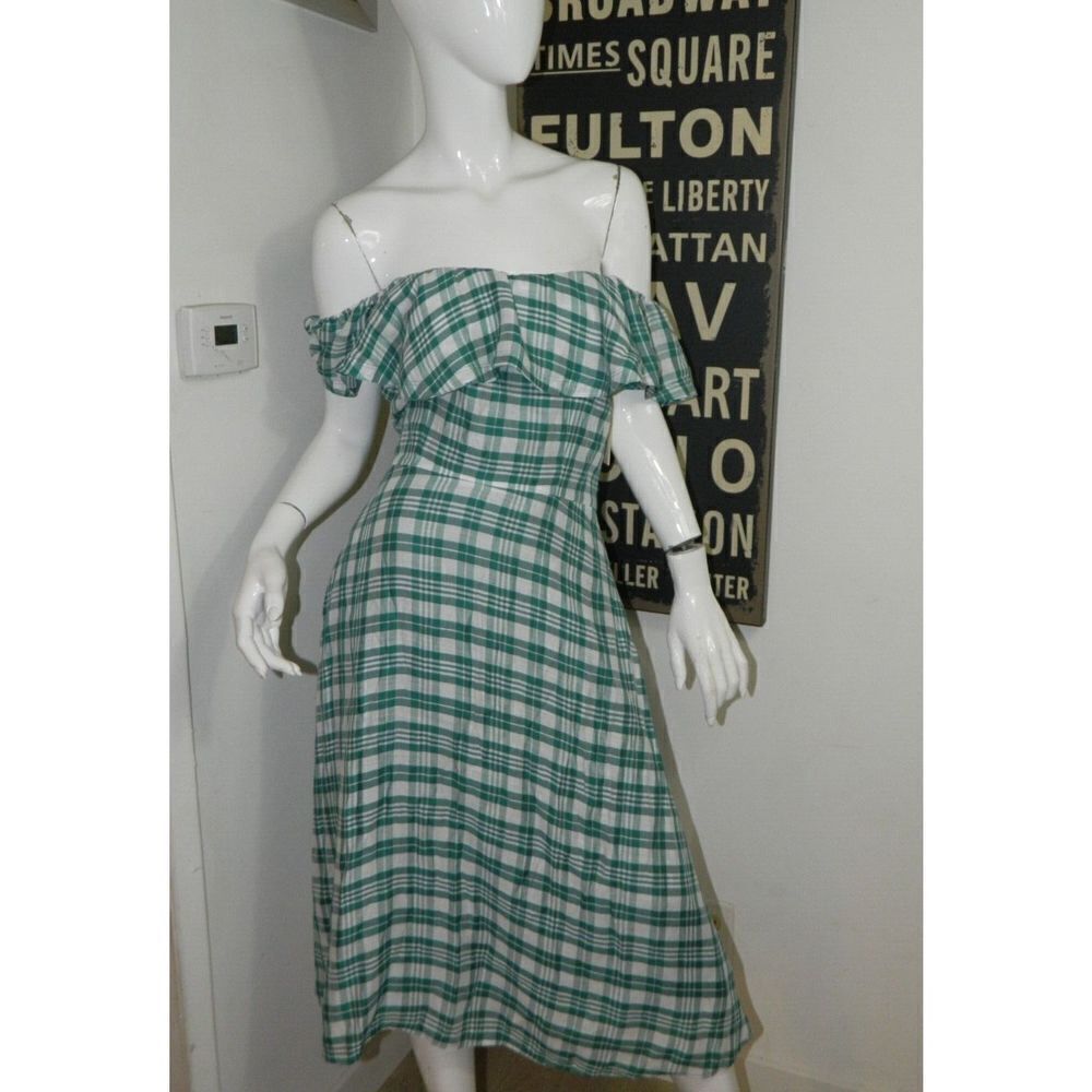 DEWL Dress Green Gingham Plaid Off the Shoulders Korean Size  S/M‎